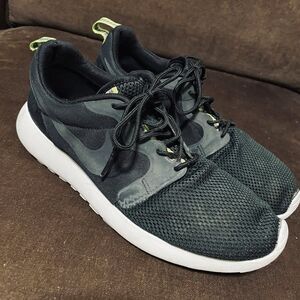 NIKE Roshe Run Black Fabric Uppers Mens Size 11 US 45 EUR